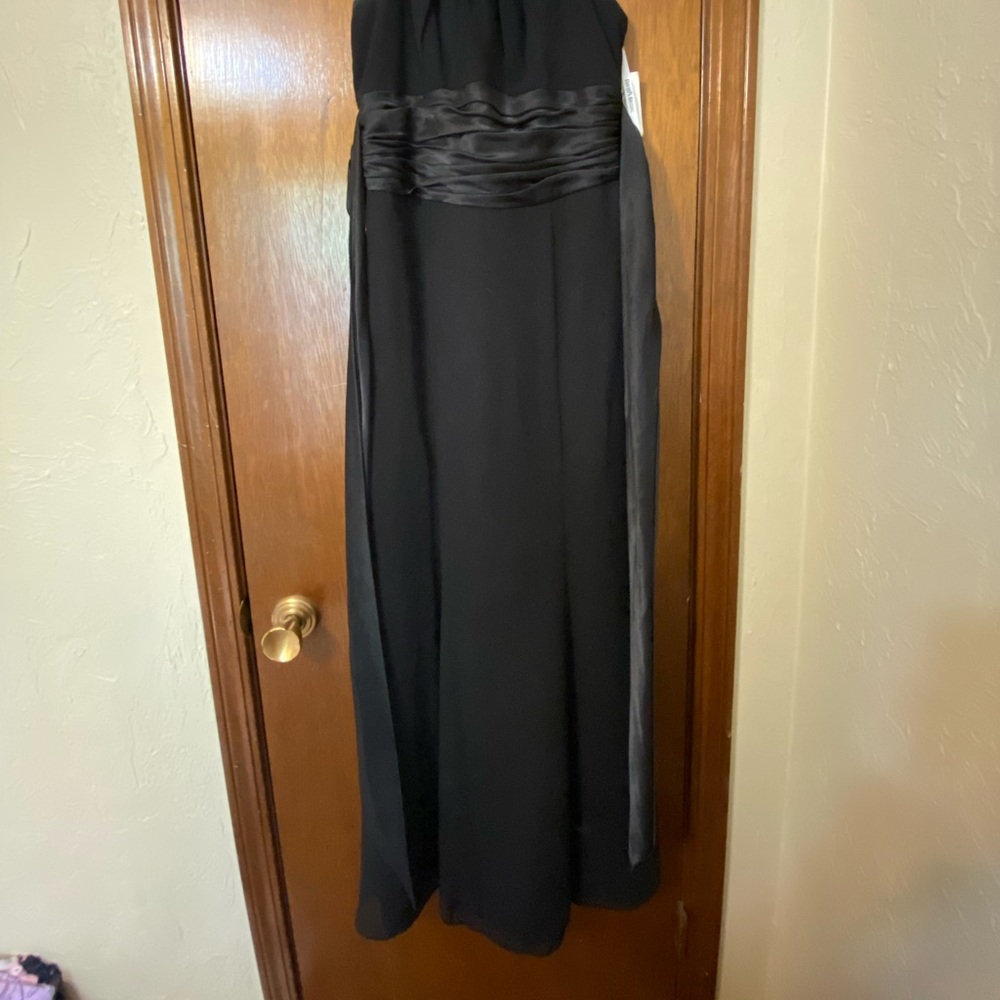 Dress - Picture 2 of 6